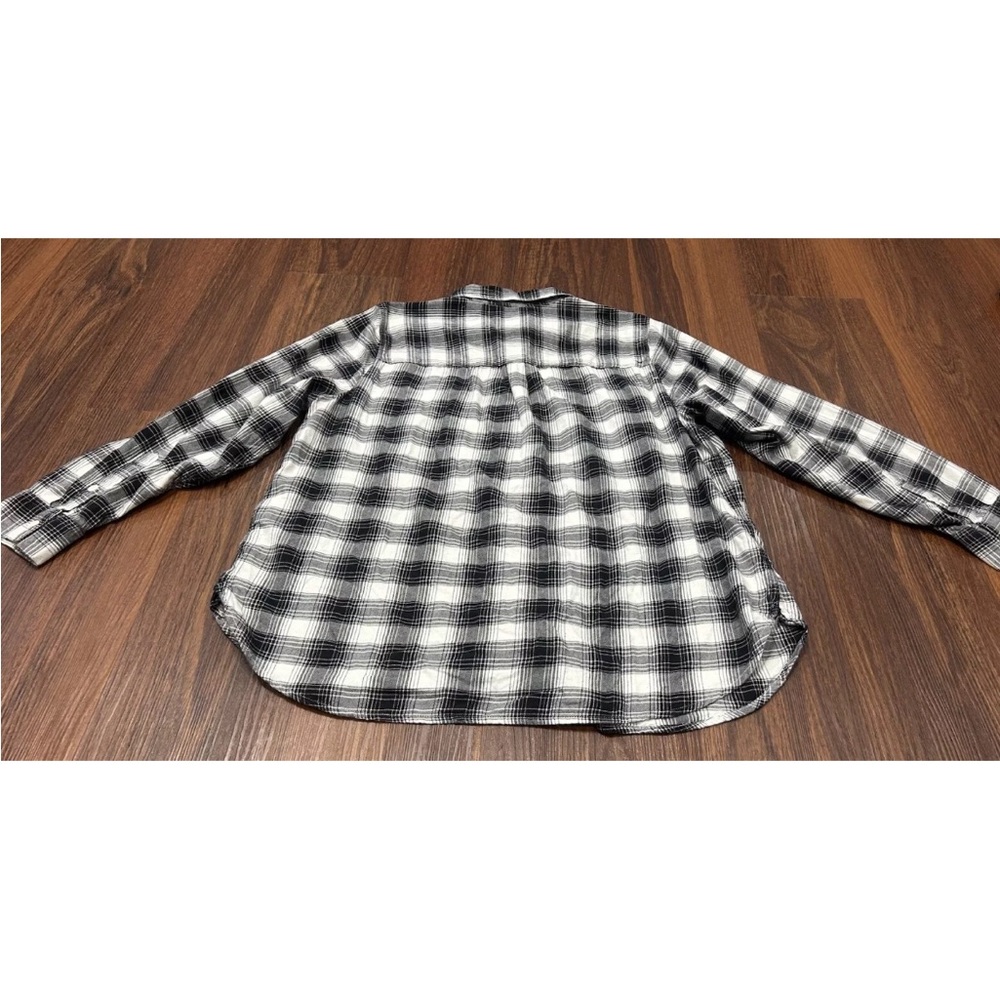 Levi's‎ Boyfriend Fit Button Front Shirt 1X Women’s Size Long Sleeve Black White - Picture 10 of 10